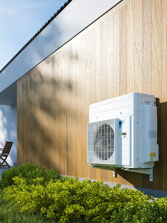 Daikin airco bevestigd aan de gevel © Daikin